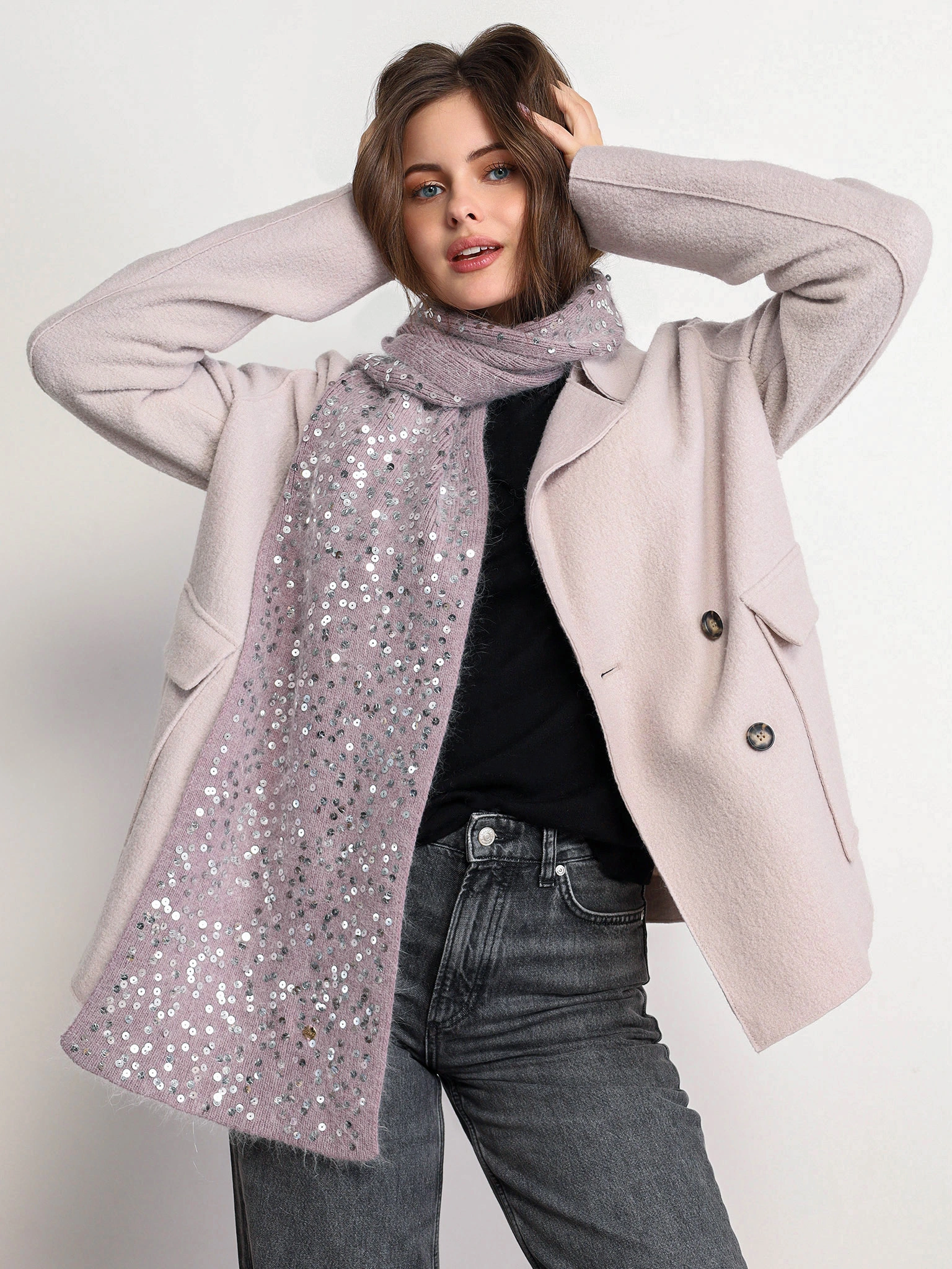 Шарф из ангоры и акрила с пайетками 